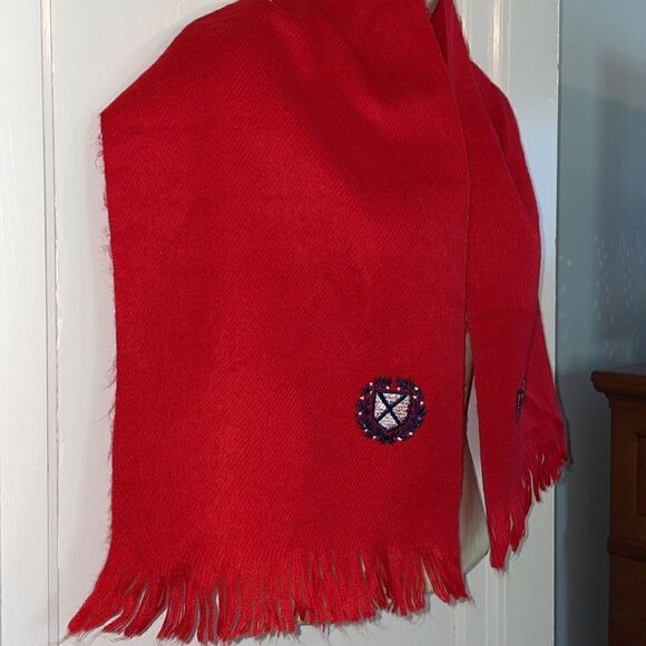 Vtg red “Cashmore” acrylic red scarf with navy blue & white embroidered crest - Picture 4 of 6
